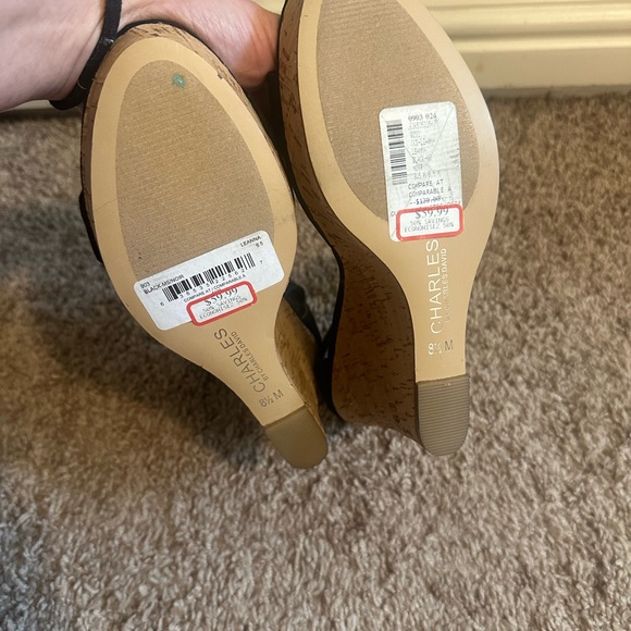 Women’s Charles David wedge shoes size 8.5 - Picture 2 of 3